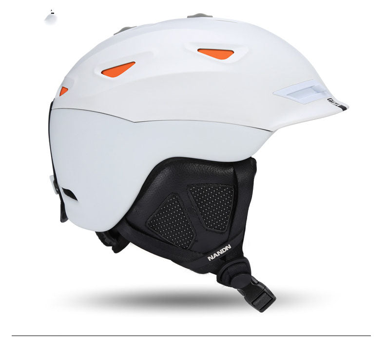 Fashionable And Simple Ski Helmet Sports Equipment